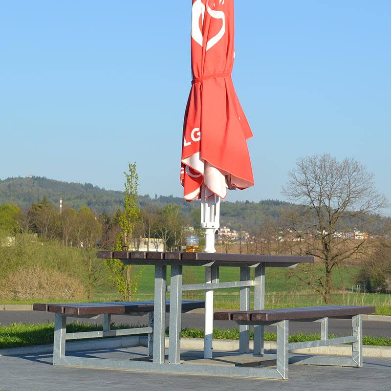 Posezení v areálu